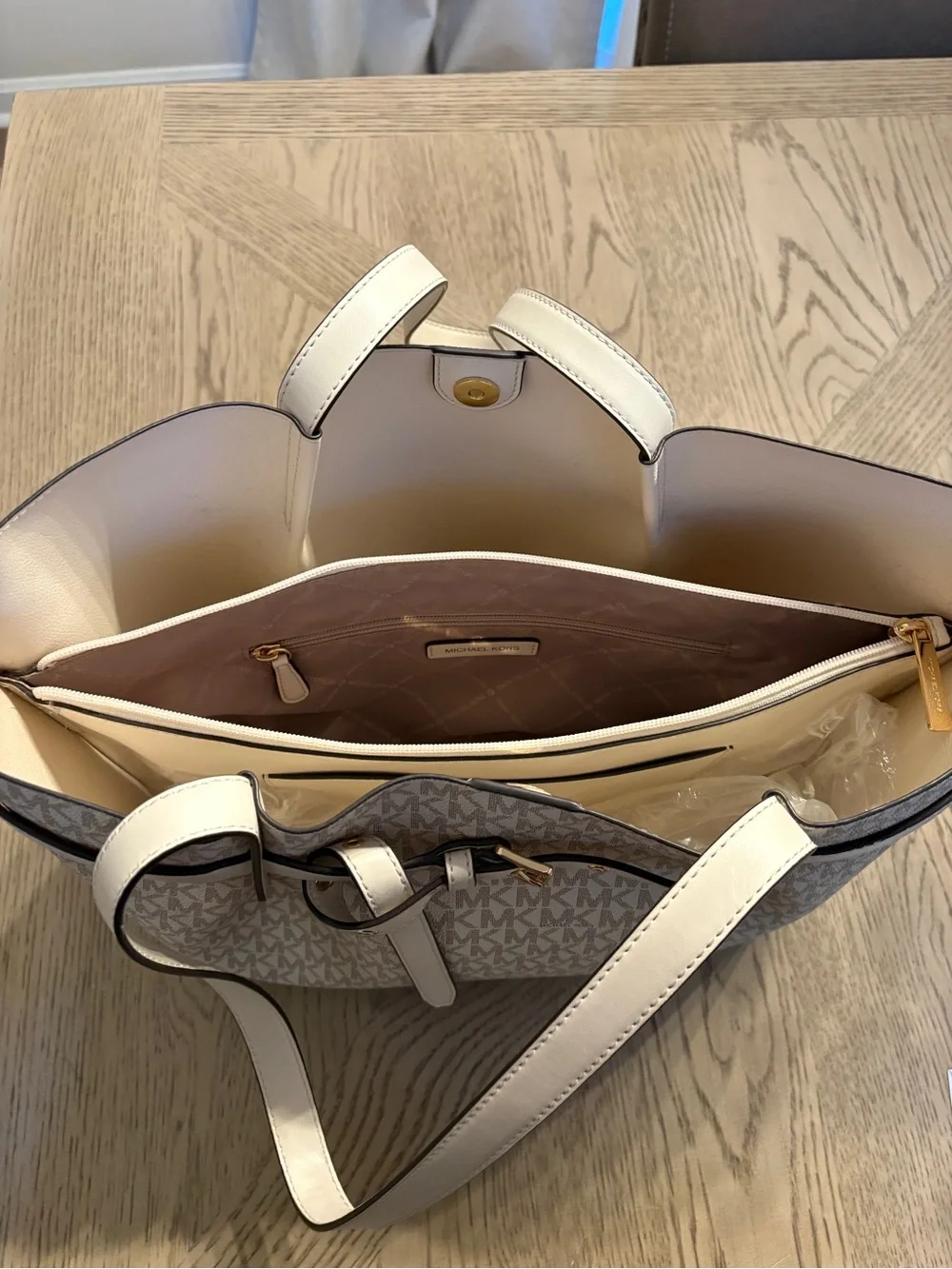 Michael Kors stylish michael
